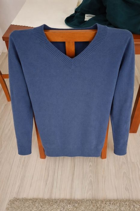 Tunika w serek z długim rękawem