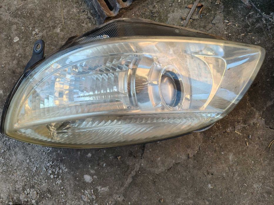 Фари на Шкода румстер