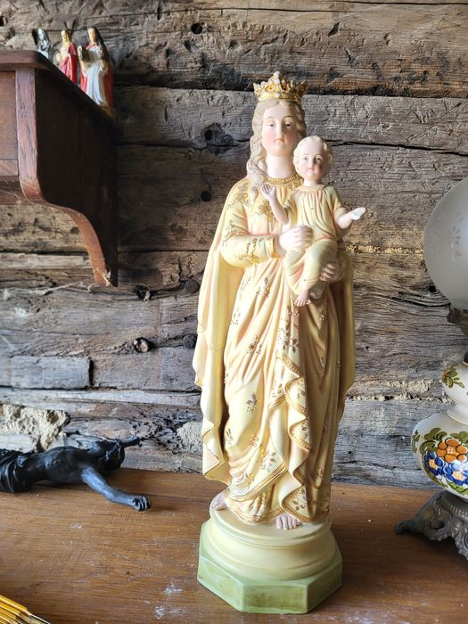 45 cm biskwit Maryja Królowa Matka Boża