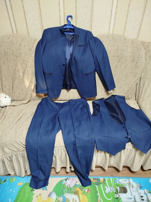 Весільний костюм