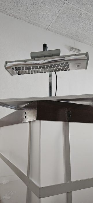 Aquecedor Elétrico Radiante de Infravermelhos com Suporte (Usado)