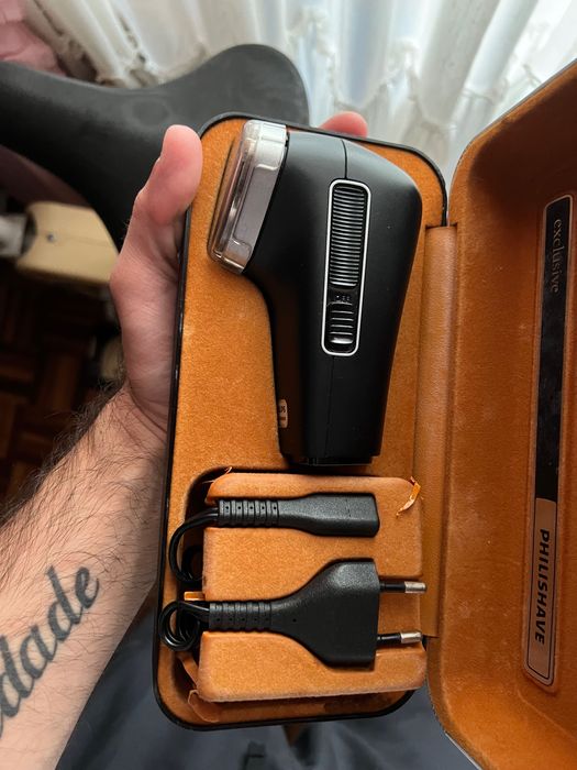 Maquina de cortar barba antiga