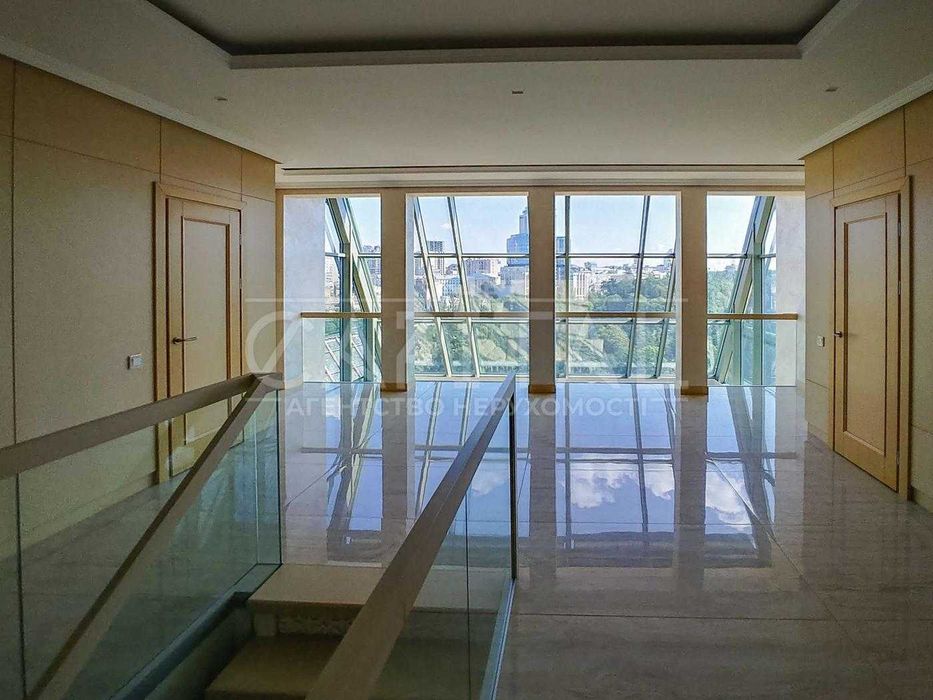 Продаж квартири, пентхаус , вул. Назарівська, Шевченківський р-н