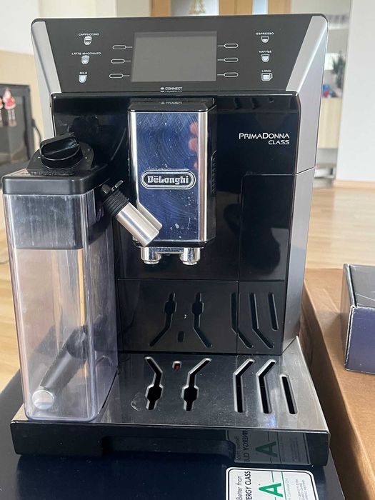 Ekspres DeLonghi PrimaDonna Class (typ: ECAM550.55.SB) - OKAZJA!!!