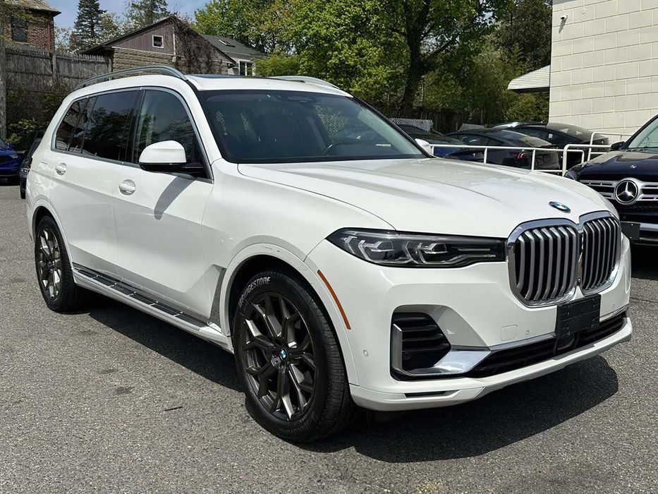BMW X7      2020