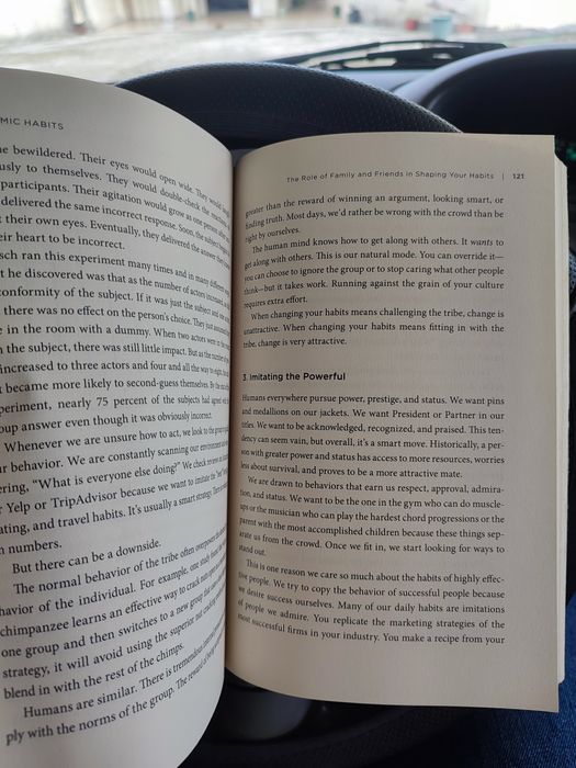 Livro #Atomic Habits" como novo