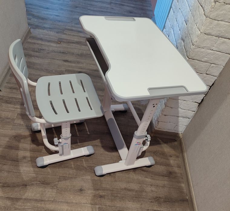 Дитяча парта зі стільцем Evo kids