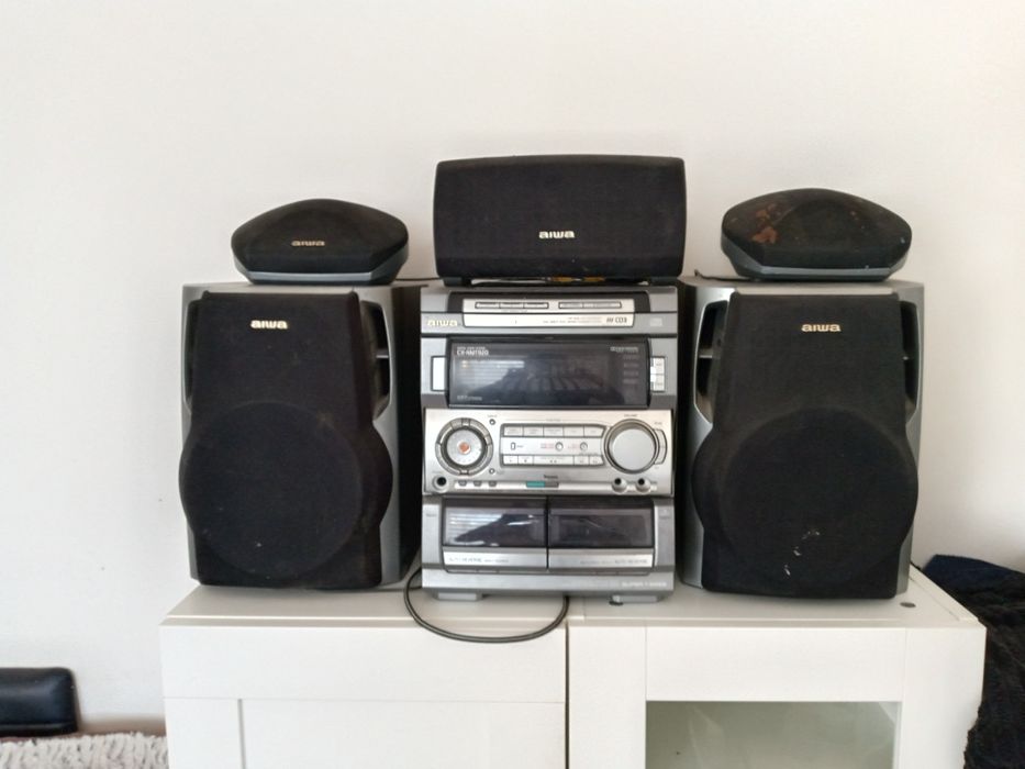 Wieża z kolumnami AIWA