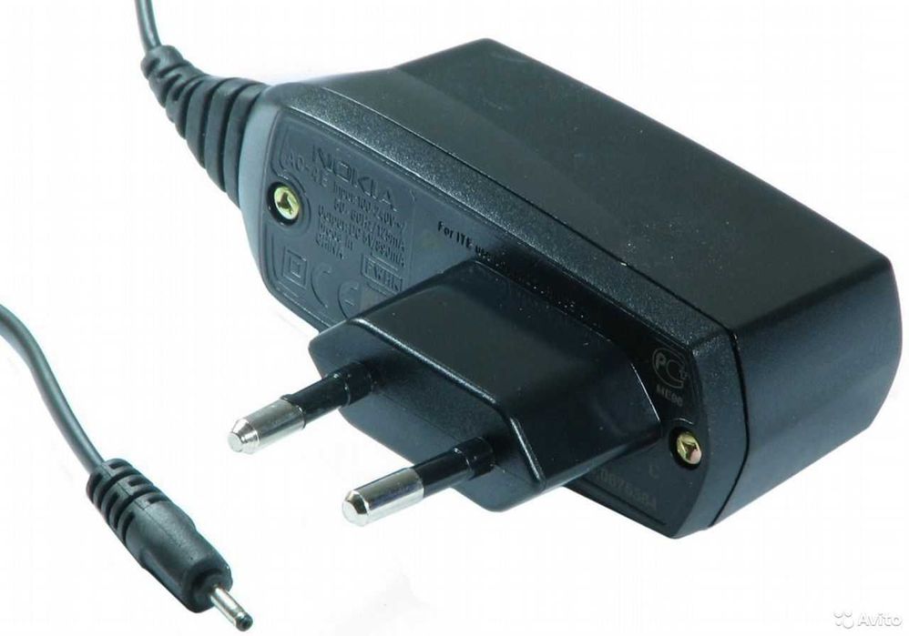 Зарядное устройство перемен. тока для кнопочного телефона Nokia AC-4E