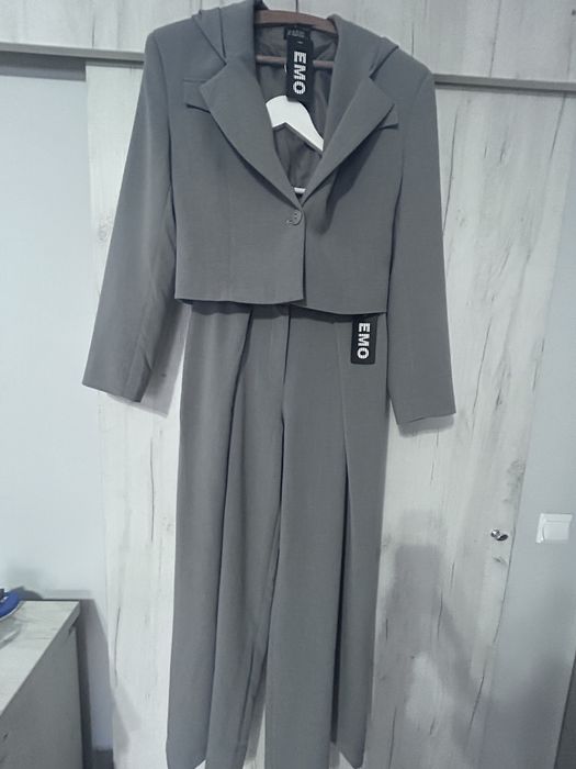 Garnitur  Emo szary ,nowy,roz36.