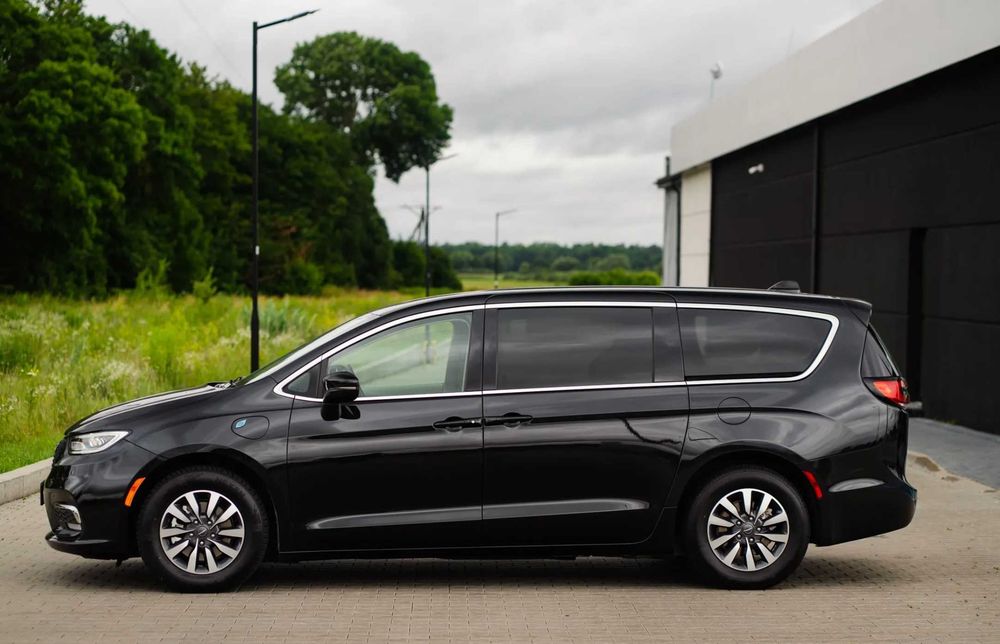 Chrysler Pacifica Hybrid 2023