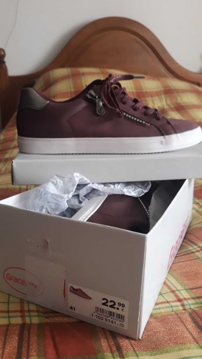 Ténis cor de vinho, tamanho 41