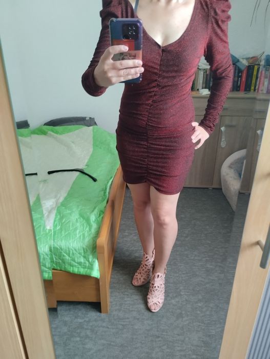 Sukienka ze ściągaczem