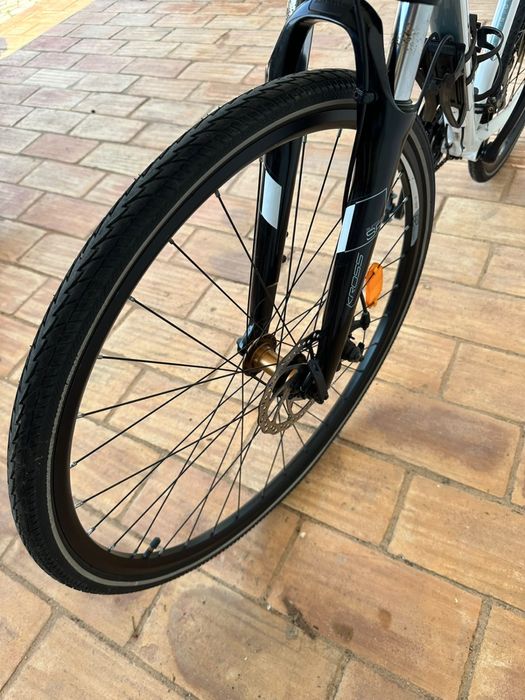 Bicicleta Cube Acid 27.5” com suspensão RockShox