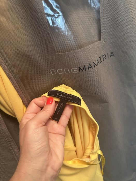 Vestido amarelo BCBG