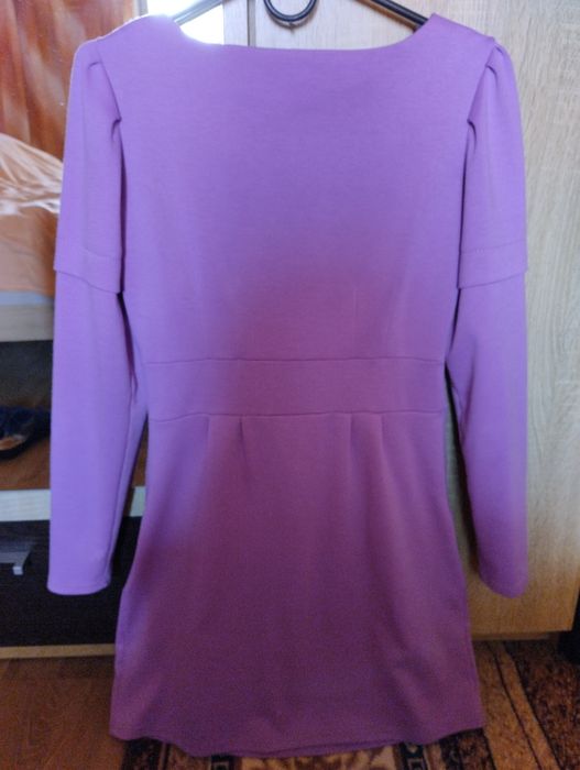 Сукня бузкового кольору