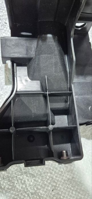 Кріплення Панель передня (телевізор) land rover discovery sport l550