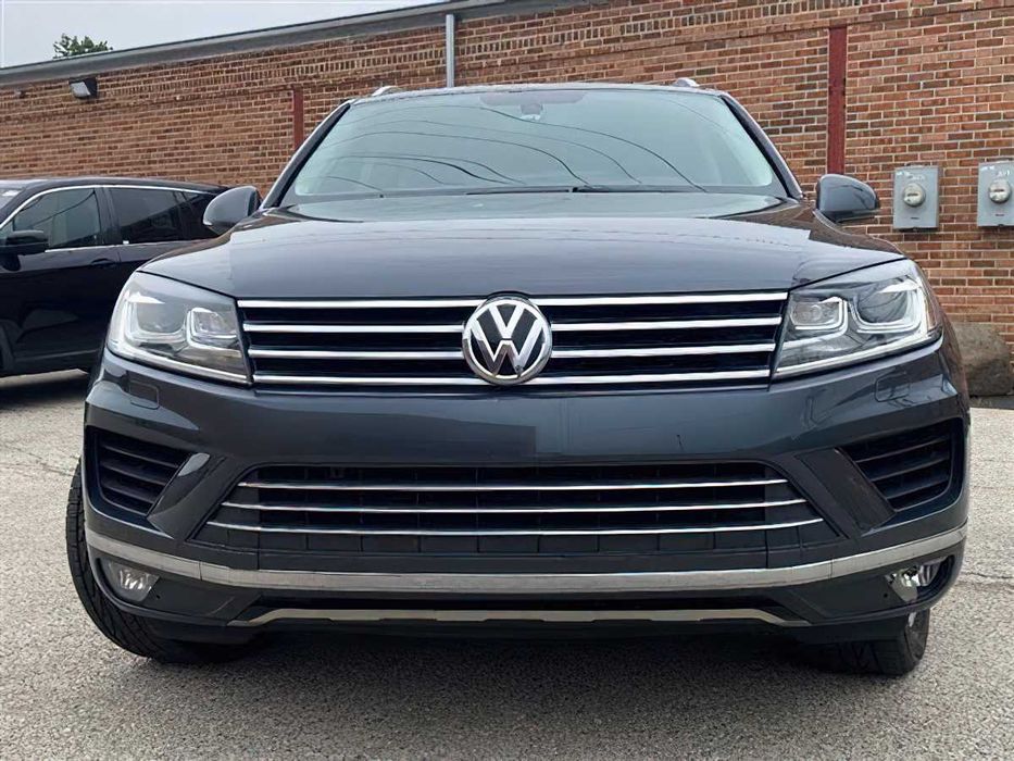 Volkswagen Touareg      2015