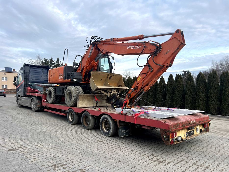 Transport niskopodwoziowy maszyn rolniczych i budowlanych.