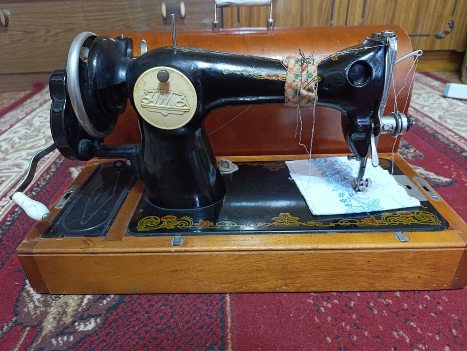 Ручна швейна машинка