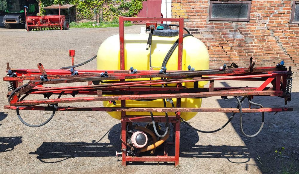 Opryskiwacz polowy zawieszany 400L