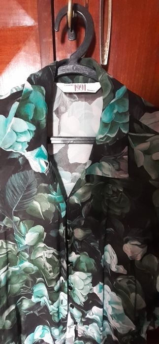 Camisas  e camiseiros  vários  padrões