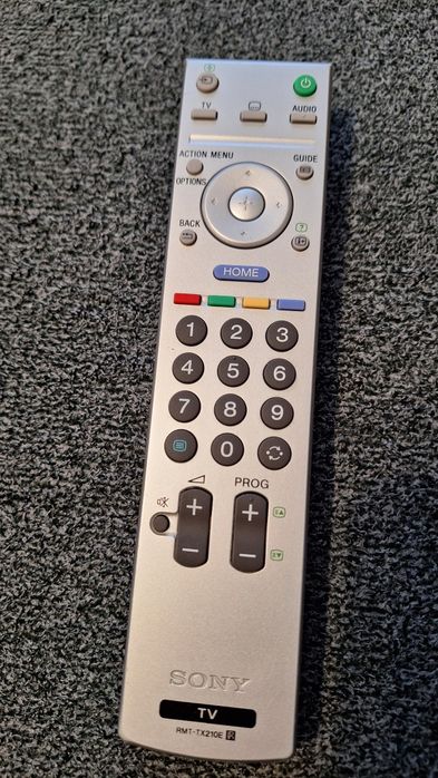 Pilot TV  SONY RMT-TX210E + Nowe baterie. 100% sprawny.  Oryginalny SONY.