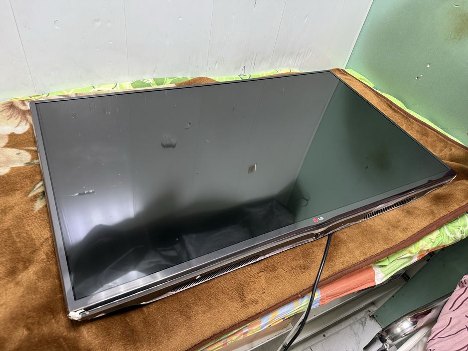 Телевизор LG 42LB653V поганий стан