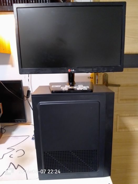 PC AMD 5 3600/RX 6600/32GB Ram + Monitor
