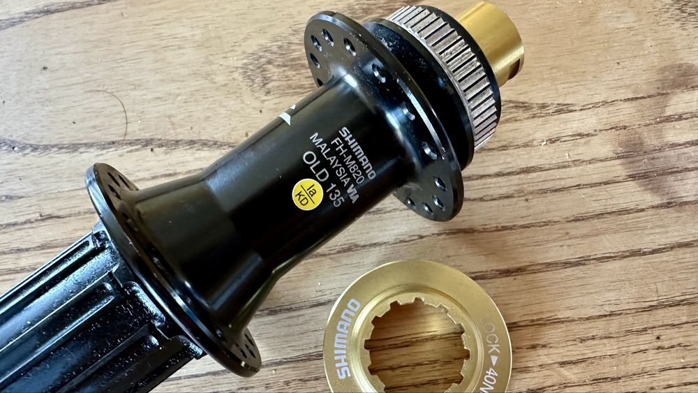 Piasta SAINT 10x135mm CENTERLOCK
