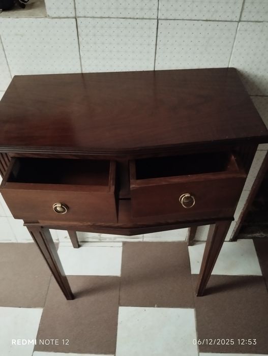 Aparador madeira com 3 gavetas