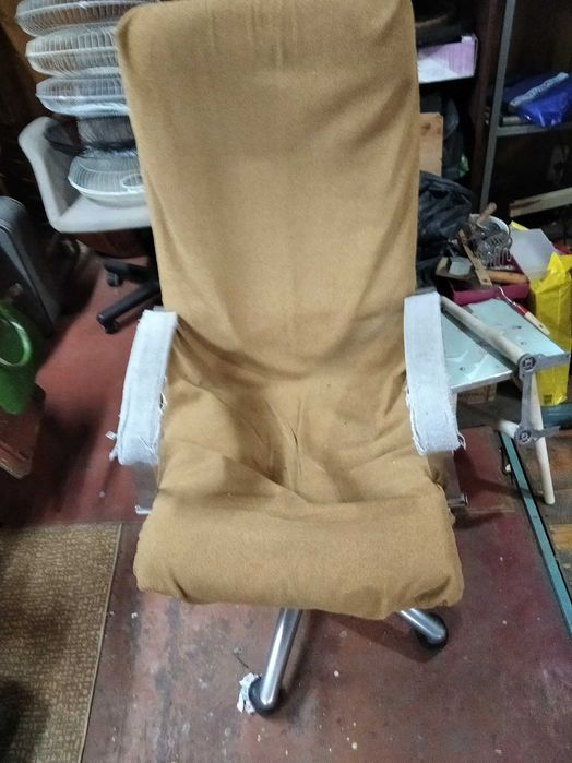 Офисные кресла. Б/у