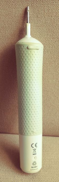 Szczoteczka elektryczna Oral-B VITALITY 100 + ładowarka + 5 końcówek