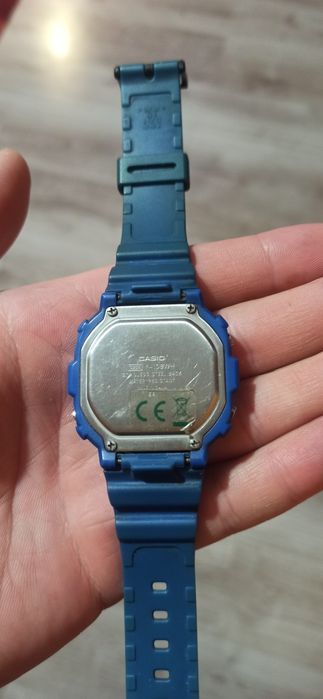 Zegarek casio F-108WH retro