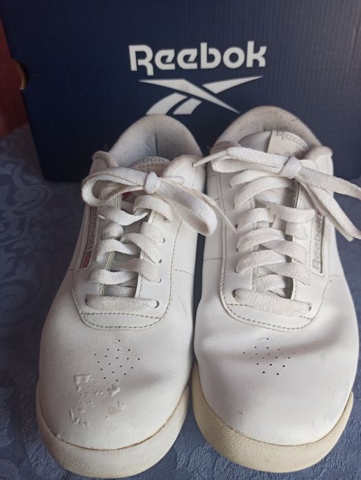 Buty sportowe 37 wkładka  23,5 cm