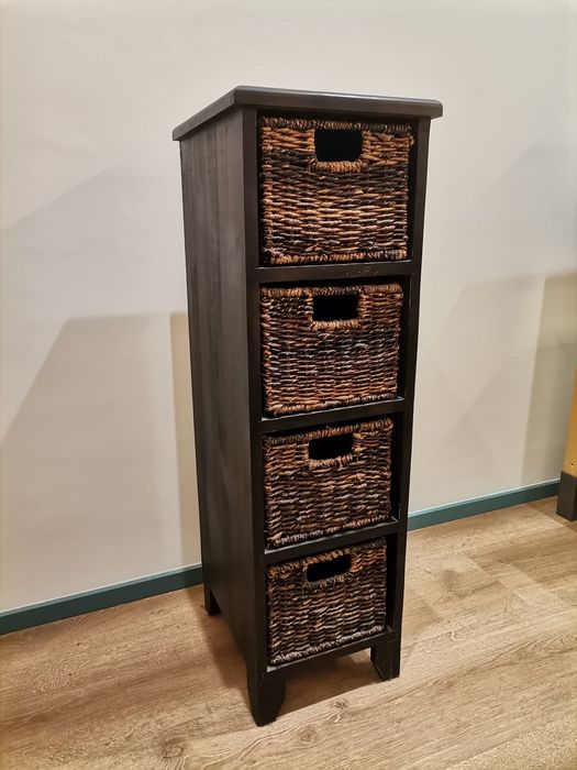 Móvel de Madeira com Gavetas em Verga