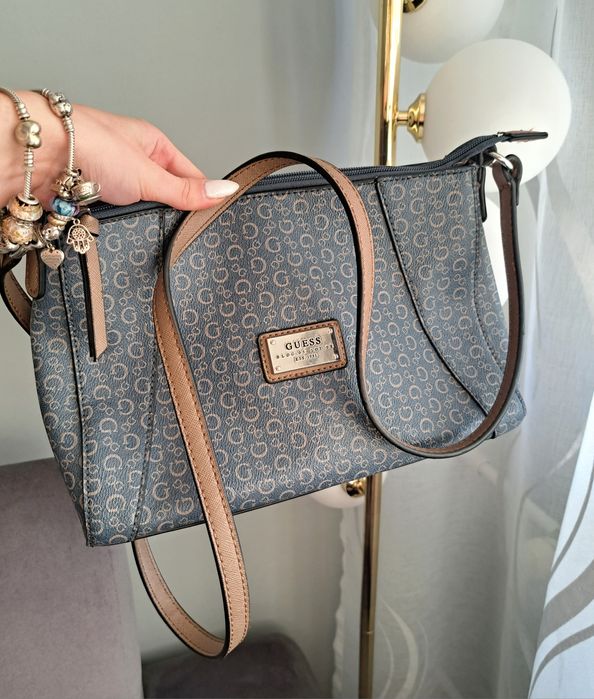 Torebka Guess listonoszka damska, mała torebeczka markowa na ramię