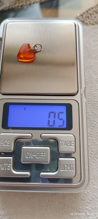 Srebrna zawieszka bursztynowe serduszko 925