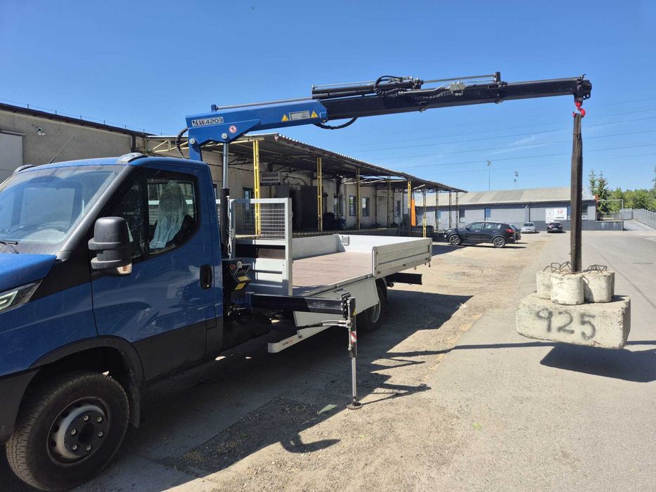 Żuraw HDS MB2903  Udźwig 2100kg wysięg aż do 5M