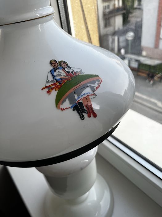 Szklana lampa naftowa stryjeńska - tańce ludowe