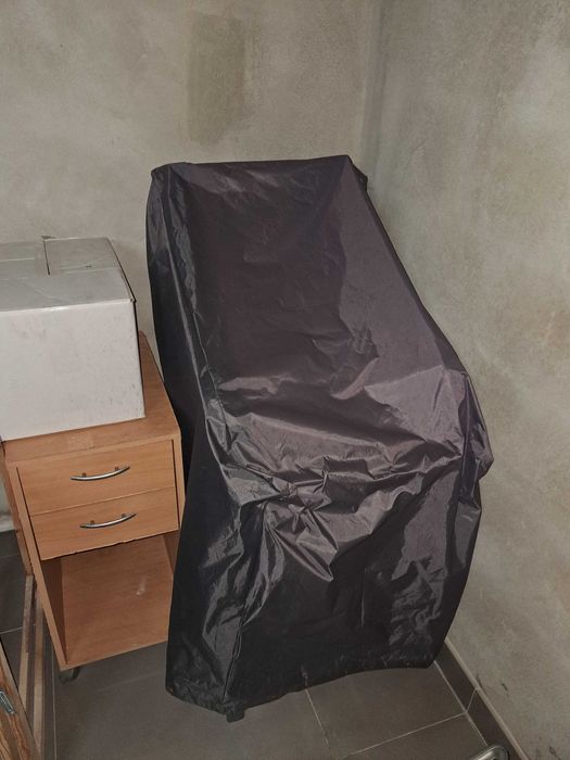 Conjunto mesa de jardim com guarda sol