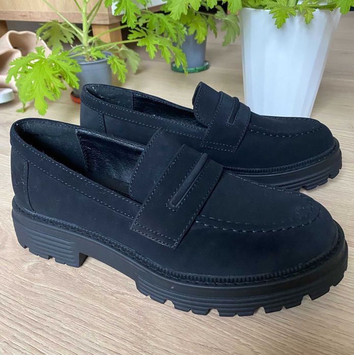 Buty nowe zamszowe czarne damskie 39