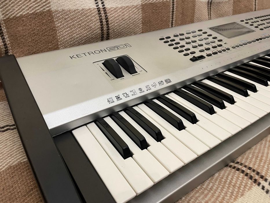 Синтезатор Ketron SD1