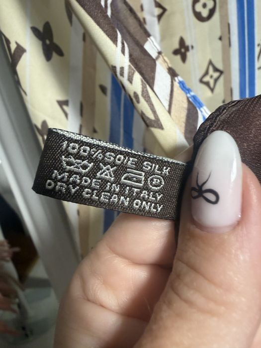 Duza husta logowana 100 % silk  jedwab