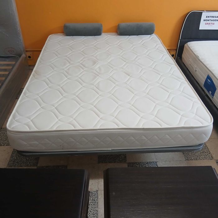 Cama com colchão