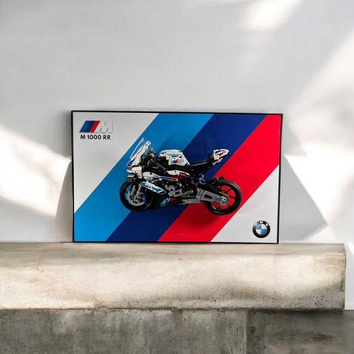 Рамка на Стіну Металевому Профілі для LEGO Technic BMW M 1000 RR 42130