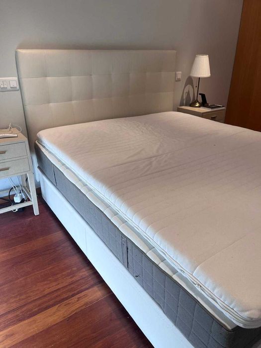 Vende-se sommier com arrumação e cabeceira