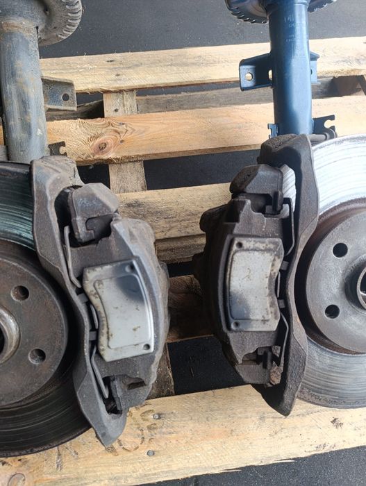 Tarcze 330 zaciski BiTDI CFCA zwrotnice kompletne VW t5 t6