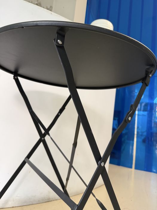Mesa preta redonda