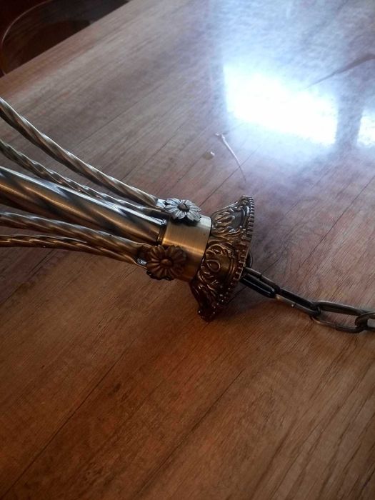 Lampa wisząca regulowana